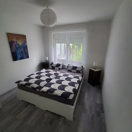 Große 3 Zi Auf Der Pferde Farm Apartment